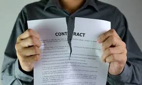 فسخ العقد التجاري بسبب الإخلال أو القوة القاهرة وخطوات المطالبة